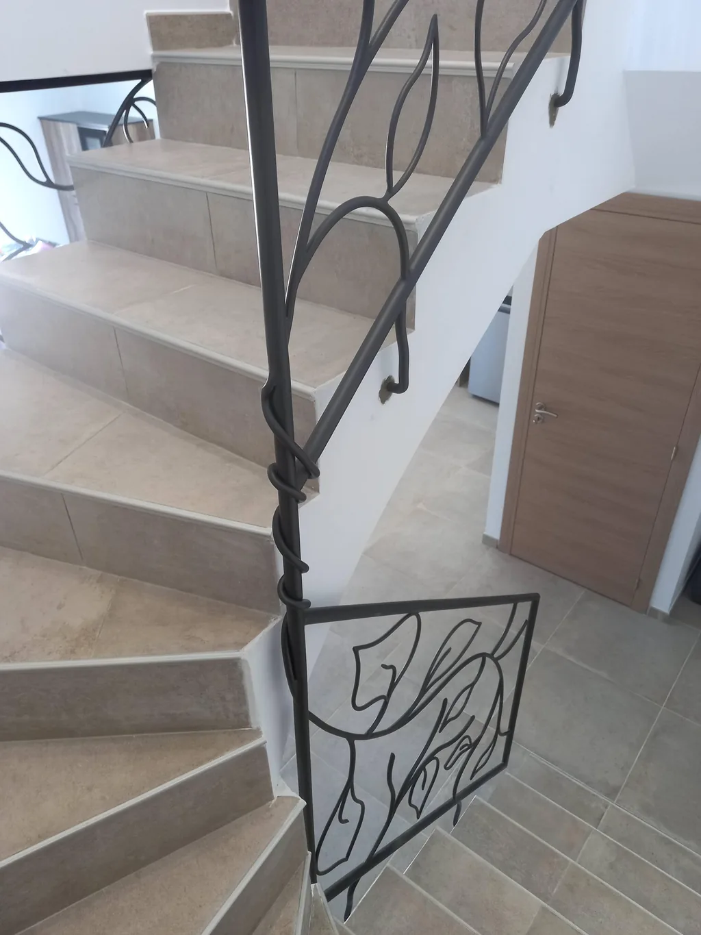 Garde-corps rampant forgé en acier forgé thermolaqué, à Aubagne
