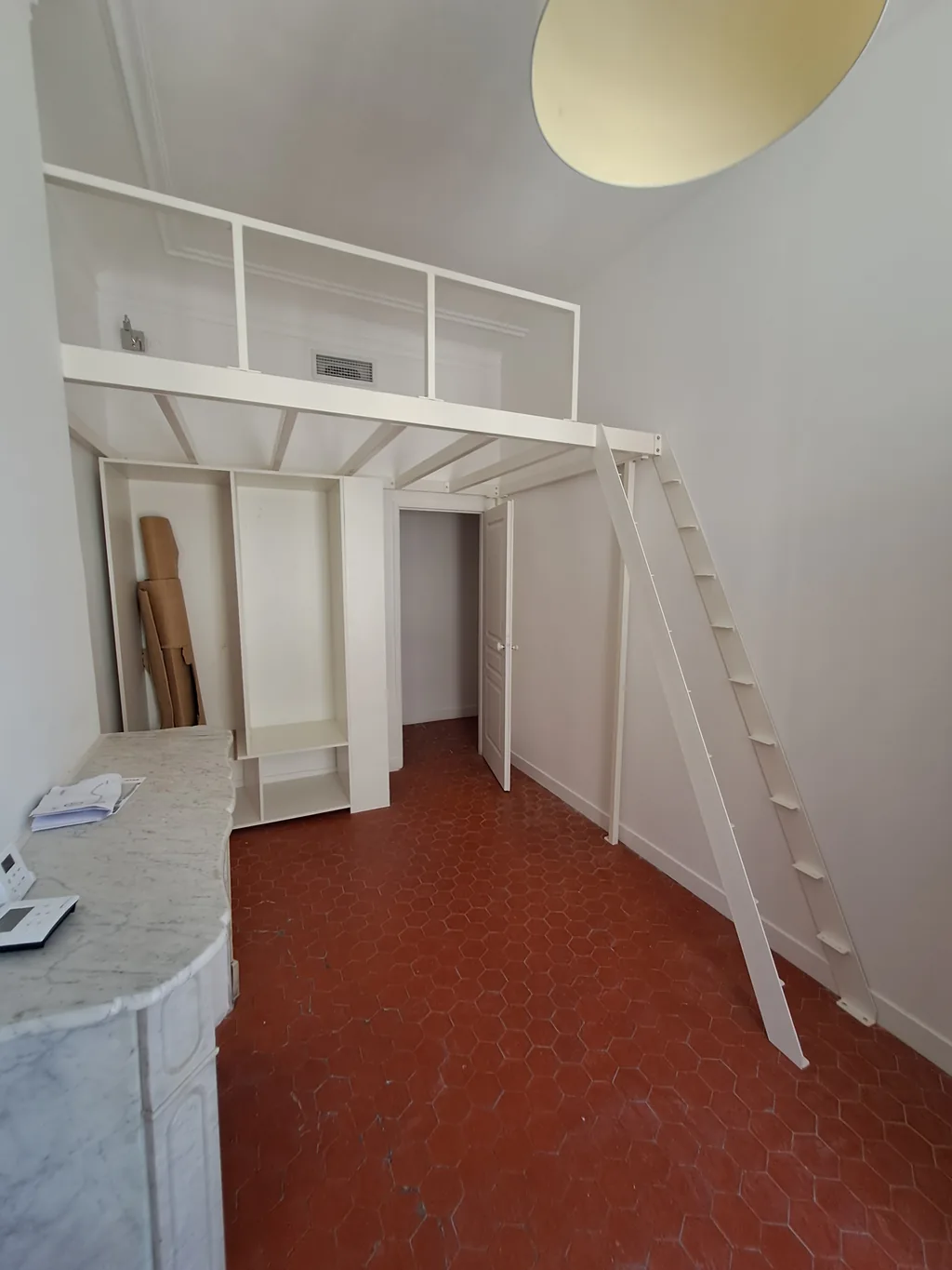 Mezzanine en acier thermolaqué, à Marseille